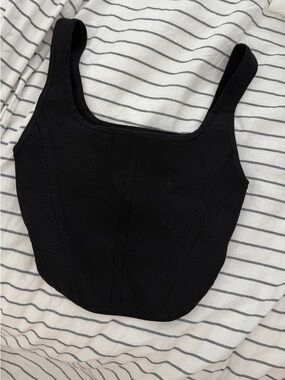 Babaton
Aritzia Babaton Sculpt Knit
Bustier Tank